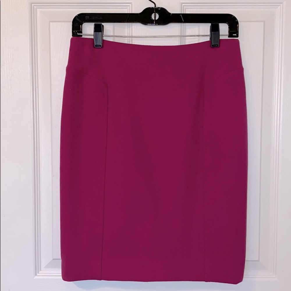Halogen Pink pencil skirt 💖